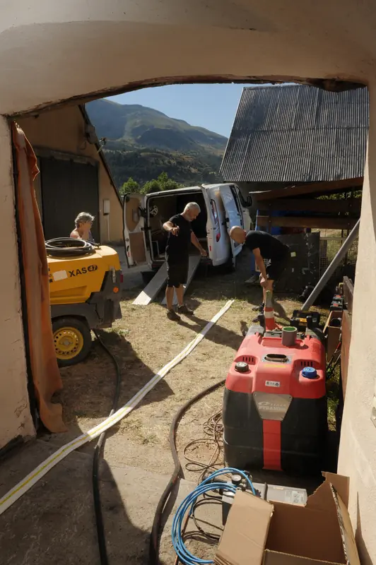 Équipe ARC Assainissement en action — photo professionnelle Gérald de Vivies